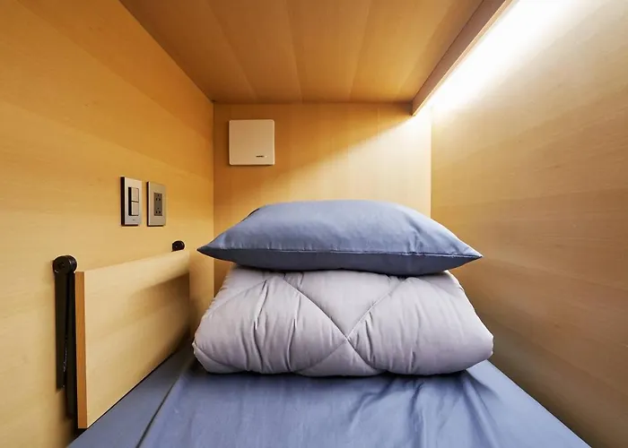 호스텔 캡슐 명동 *